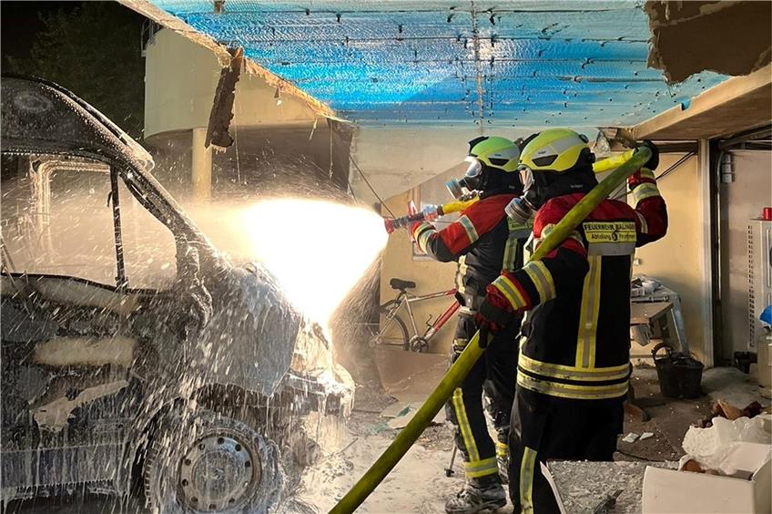 Feuerwehr löscht brennendes Fahrzeug in Frommern – Brandursache bislang unbekannt