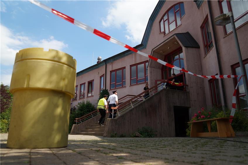 Entwarnung nach Großeinsatz an Frommerner Waldorfschule: keine Schüler verletzt