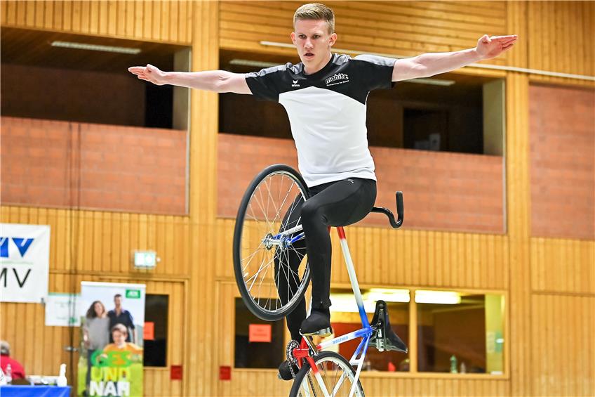 Kreismeisterschaften in Trillfingen: Kunstradfahrer kämpfen um die ersten Titel