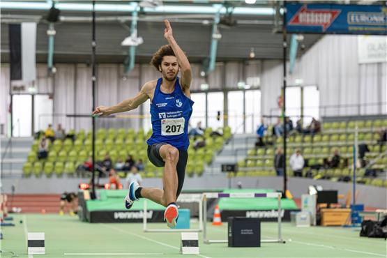Landesmeisterschaften in Sindelfingen: Joshua Bozic springt auf Rang eins