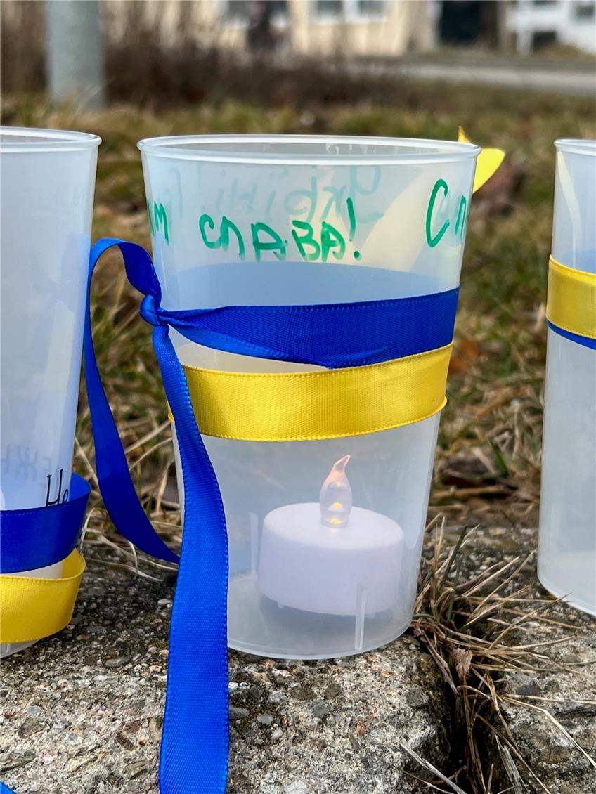 Im Ankunftszentrum Ukraine Meßstetten: Bewohner gedenken Kriegsausbruch mit Schweigeminute
