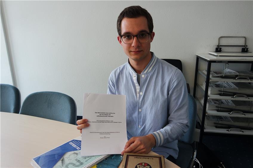 Ebinger Gymnasiast Koray Potel erhält Förderpreis beim Geschichtswettbewerb des Bundespräsidenten