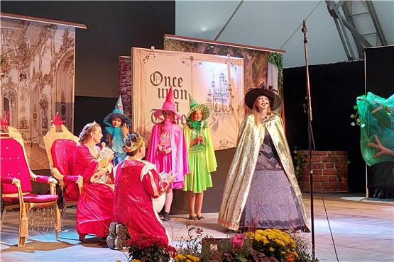 Einfach märchenhaft: Dotternhausener Showtänzer begeistern Balinger Publikum mit Musical
