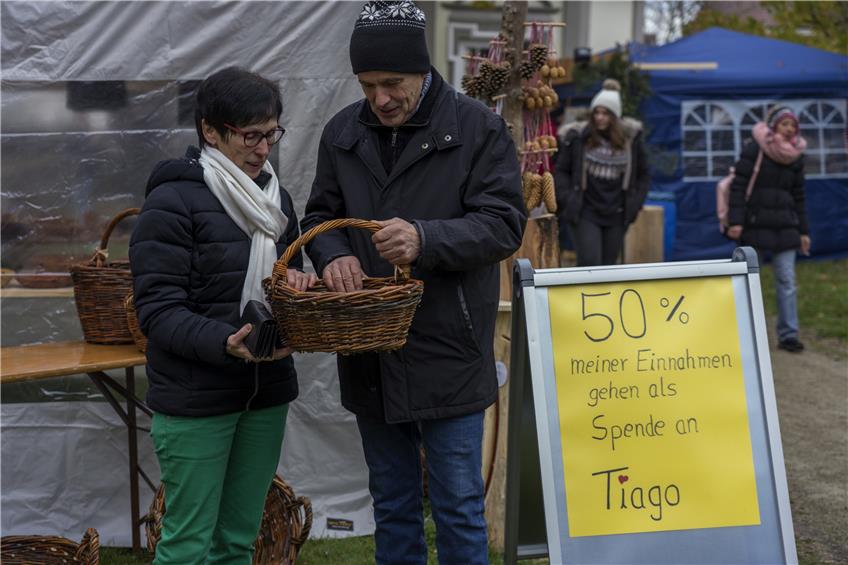 Stand für den kleinen Tiago auf dem Geislinger Adventsmarkt komplett ausverkauft