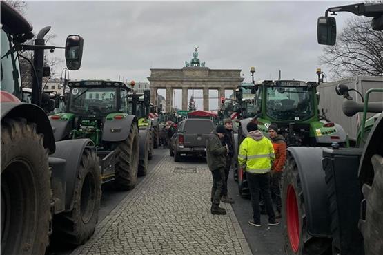 Zollernalb-Landwirte nehmen an Demo in Berlin teil – Mögliche Straßenblockaden im neuen Jahr