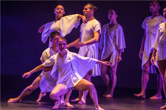 Hommage an Bernstein: Die „Jon Lehrer Dance Company“ beeindruckt mit tänzerischem Können