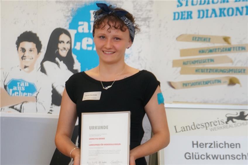 Leonie Pia Krinke aus Onstmettingen erhält Werkrealschulpreis „Gesundheit und Soziales“