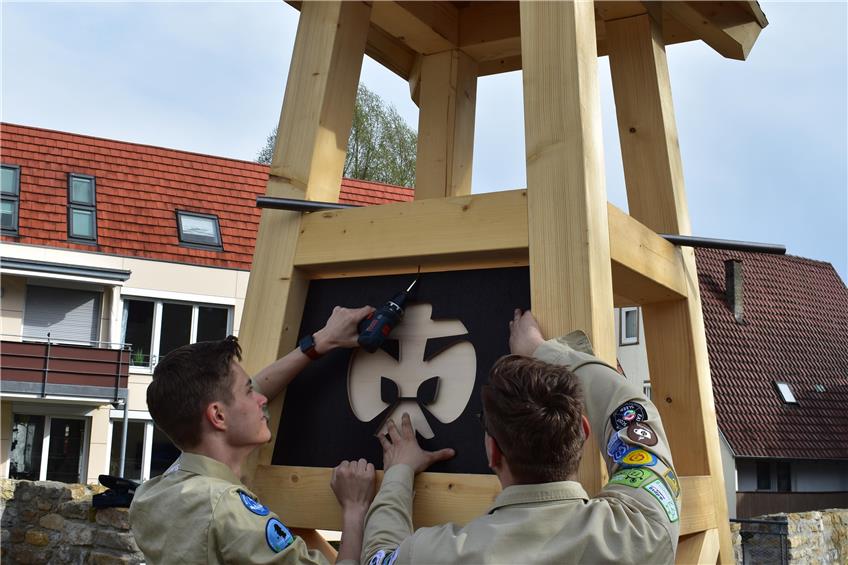 Balinger Pfadfinder bauen Glockenturm für die Gartenschau
