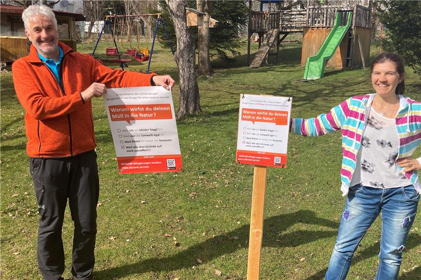 Banner gegen Naturverschandelung: Onstmettinger Bürger gehen gegen Müllsünder vor