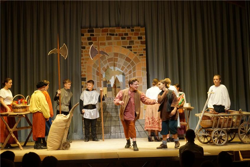 London im 16. Jahrhundert: Achtklässler der Waldorfschule Balingen führen Theaterstück auf