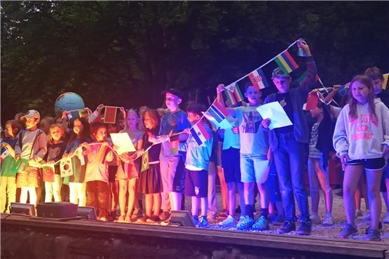 Hoffest auf dem Ebinger Waldheim: Lichtzauber und gute Laune trotz Regens