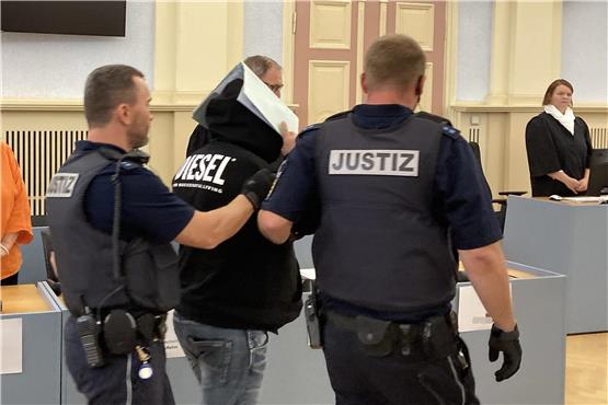 Doppelmord in Albstadt: Angeklagter gesteht Taten vor Gericht