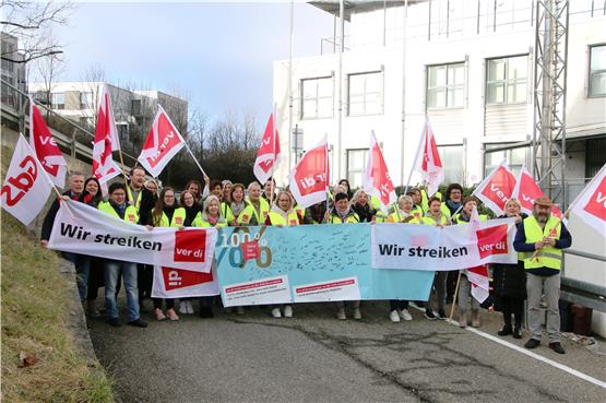 Streik bei DAK in Frommern: Beschäftigte der Krankenkasse fordern 12,5 Prozent mehr Lohn