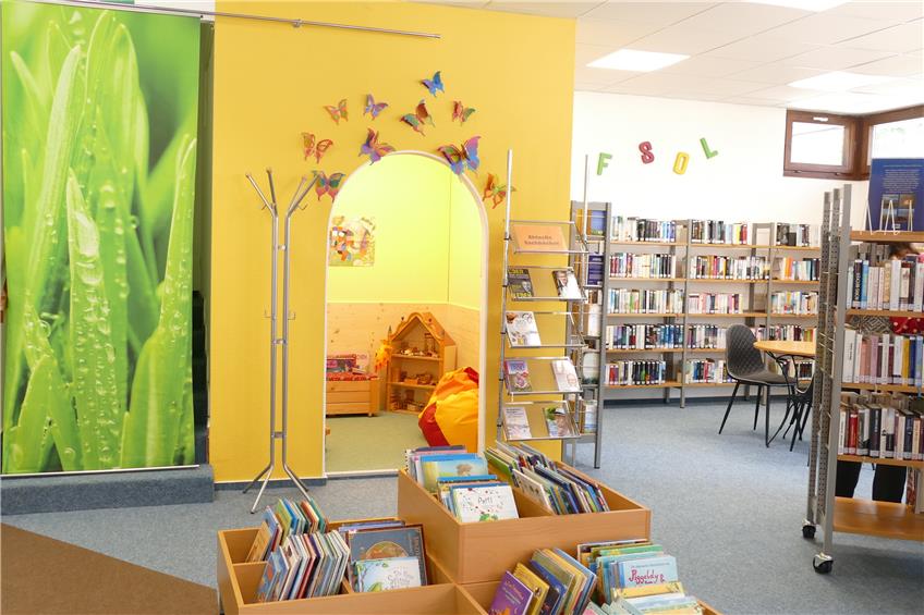 Die Bitzer Bücherei strahlt nach der Renovierung im modernen Design