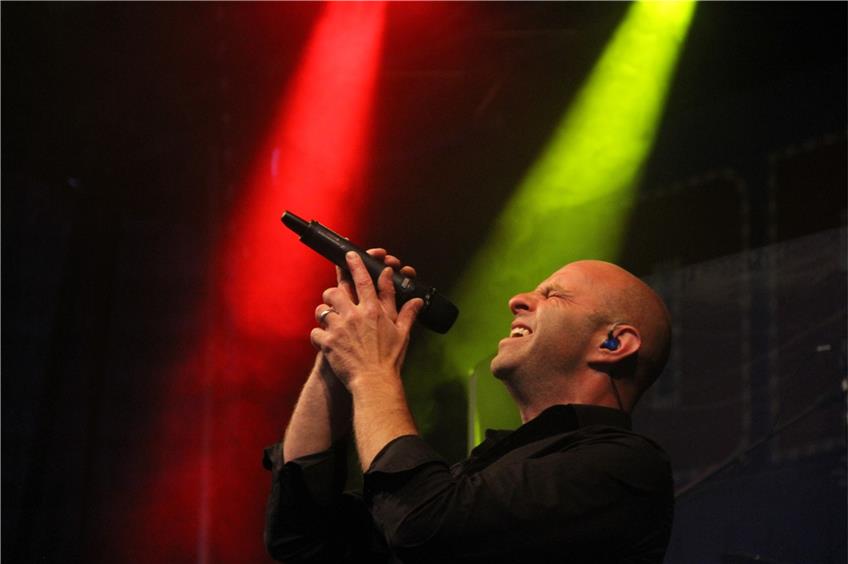 Rebellische Rocker bringen die Drive-In-Kulturbühne in Balingen zum Beben – Fans feiern