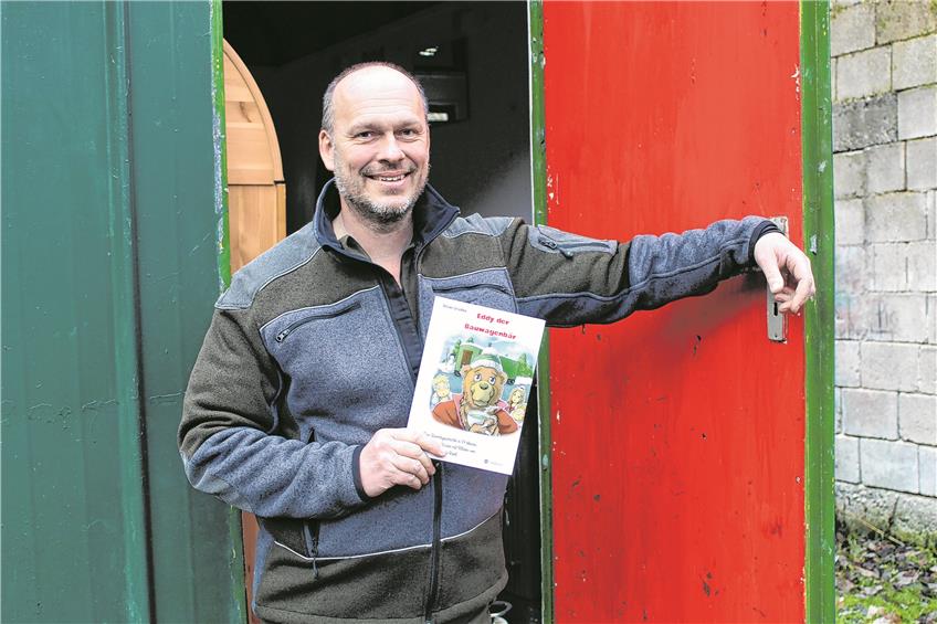 Der Hausener Oliver Grudke hat ein Kinderbuch geschrieben über den tapsigen Brummbären Eddy
