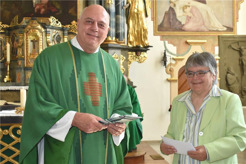 Die Katholiken in Straßberg verabschieden sich von Pfarrer Nikolaus Ostrowitzki