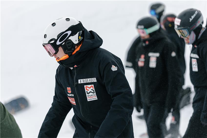 Verspäteter Auftakt: Sebastian Pietrzykowski startet beim Snowboardcross-Weltcup in Italien