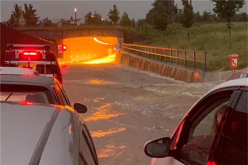 Nach Unwetter: Dußlinger Tunnel an der B 27 bleibt vorerst gesperrt