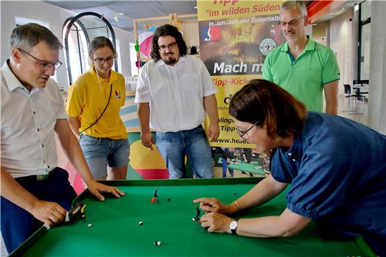 Amateur-Mannschaften treten beim Tipp-Kick-Turnier in Balingen gegeneinander an