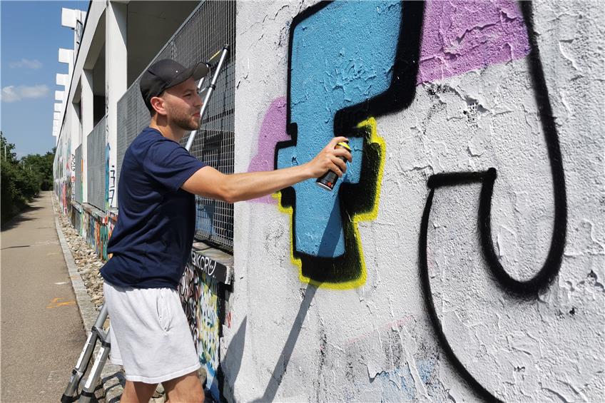 Hall of Fame: Graffiti-Workshop bringt Farbe hinter das Balinger City-Center