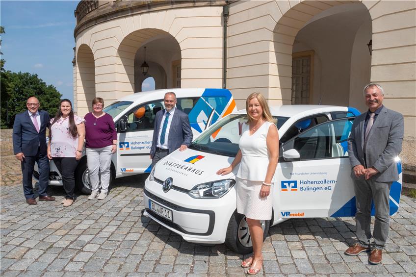 Volksbank Hohenzollern-Balingen spendet VR-Mobile an soziale Dienste in der Region