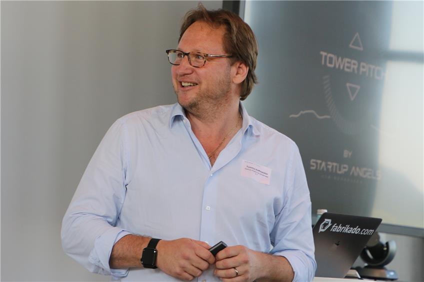 Gründer stellen beim „Tower Pitch“ auf dem Rottweiler Testturm ihre Start-ups vor