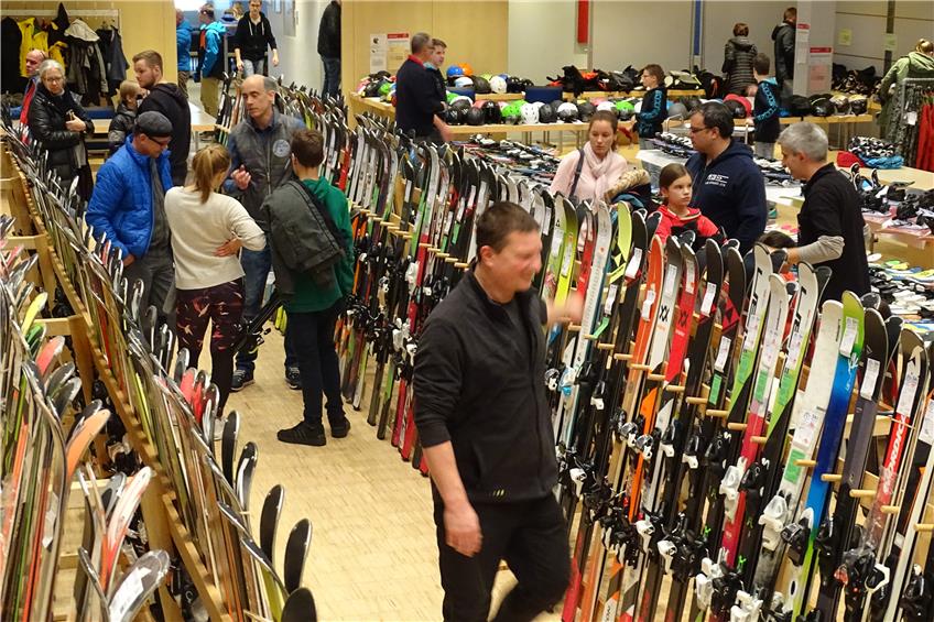 Der WSV Ebingen lädt zur Ski- und Snowboardbörse ein: Über 3000 Artikel warten auf die Winterfans