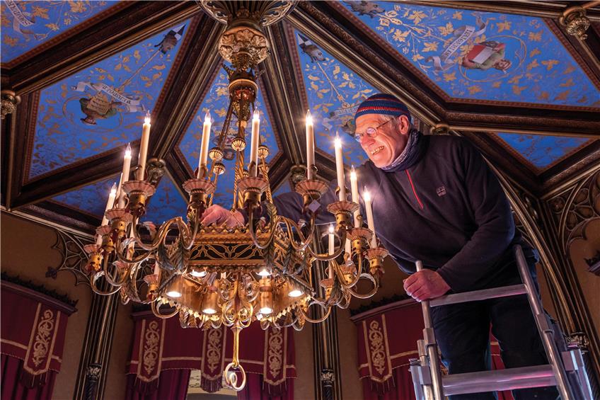 Seide, Samt und Gold: Was bei den Restauratoren-Tagen auf der Burg Hohenzollern geboten ist