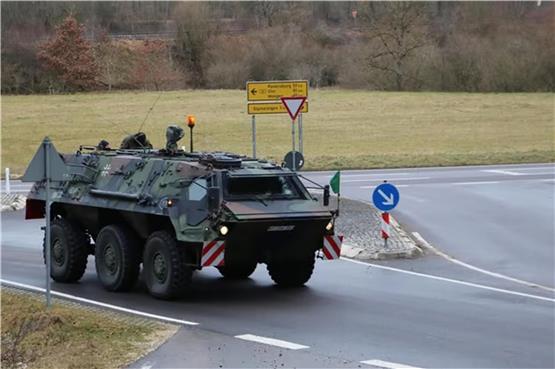 Mit Video: Dutzende Militärfahrzeuge rollen durch die Region