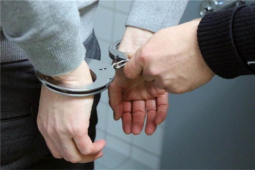 Bandendiebstahl und Hehlerei: MEK nimmt in Albstadt vier Männer fest 