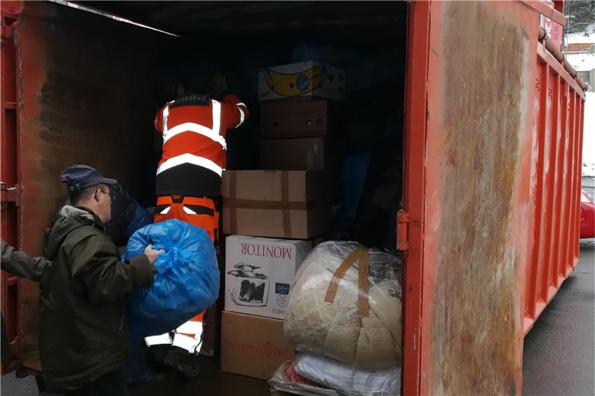 Hilfsaktion der Firma Korn aus Albstadt: Lastwagen voller Spenden ist nach Kroatien unterwegs