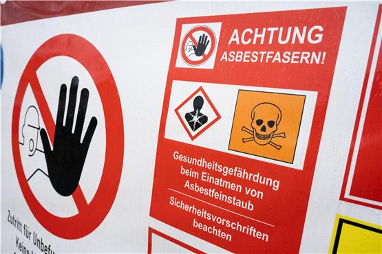 Bei Renovation in Frommern Asbest im Garten verteilt: Mann aus Albstadt zu Geldstrafe verurteilt