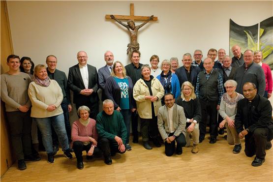 Pastoralvisitationen starten: Weihbischof Dr. Gerhard Schneider vor Ort in Geislingen
