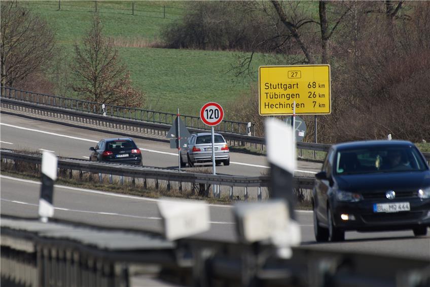 Polizei blitzt auf B27 nahe Hechingen: Spitzenreiter mit 179 km/h unterwegs 