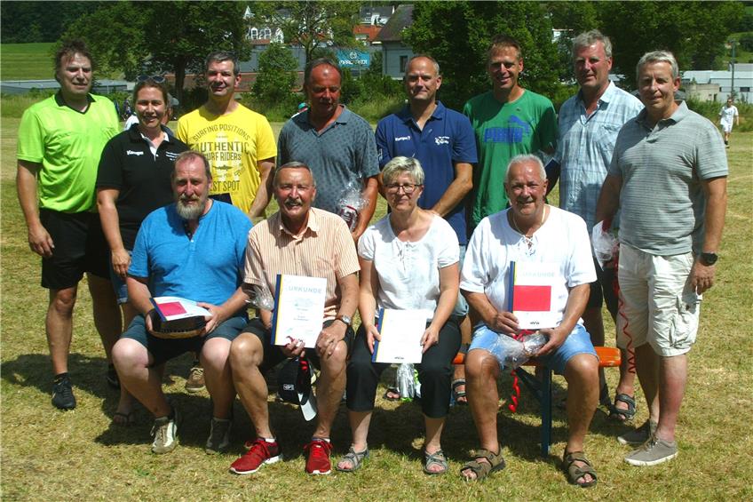 Zahlreiche Ehrungen: Unparteiische im Handball-Bezirk ausgezeichnet