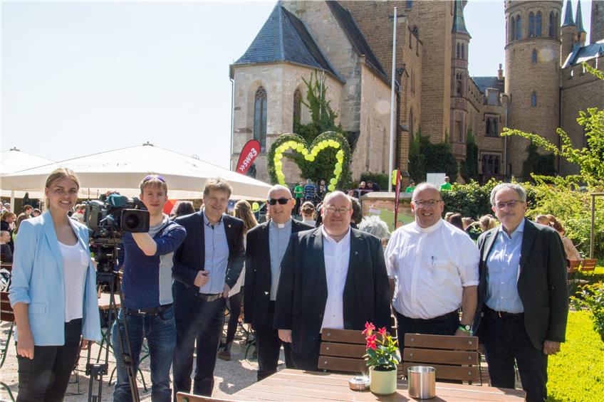 Auf der Burg Hohenzollern starteten junge Katholiken eine Sozialaktion, die 72 Stunden dauert