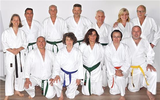 Kampfsport: Karateka legen Prüfung ab 